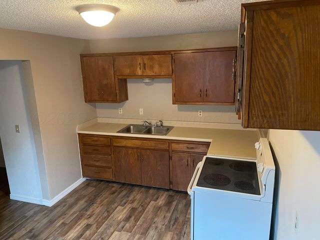 222 oak Avenue, Dumas, TX 79029