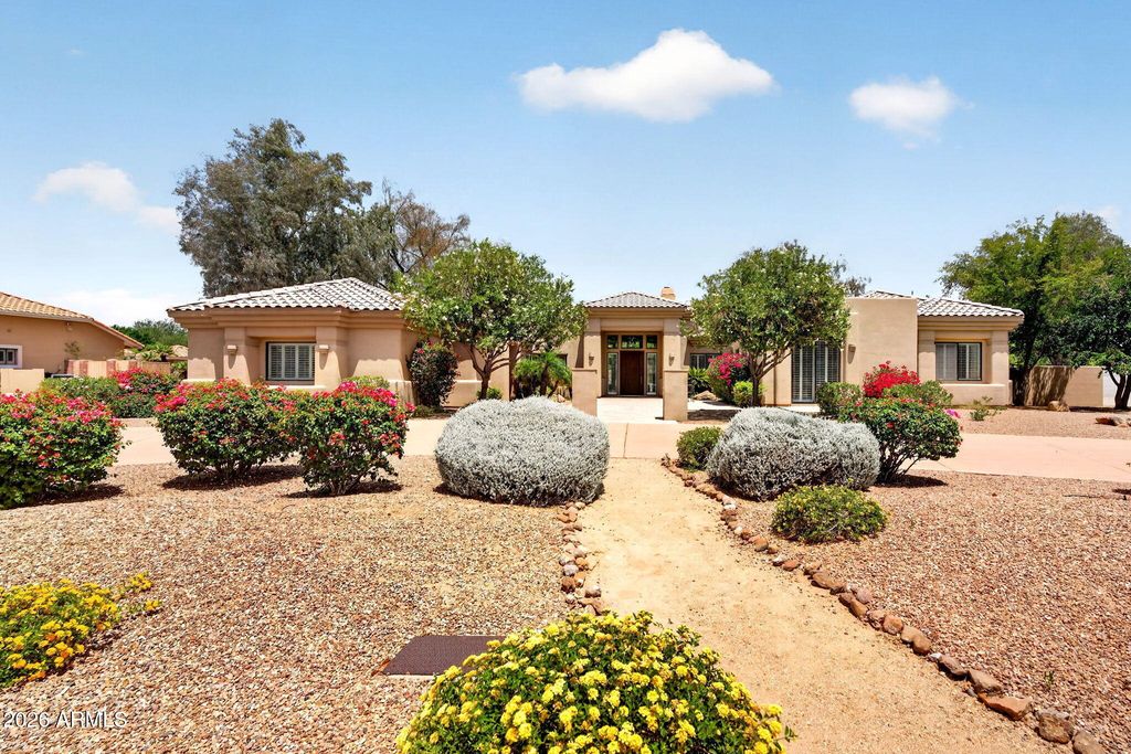 5624 W MISTY WILLOW Lane, Glendale, AZ 85310 — exterior
