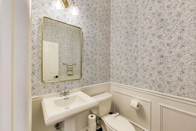 1910 W Addison Street F, Chicago, IL 60613