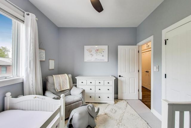 1910 W Addison Street F, Chicago, IL 60613