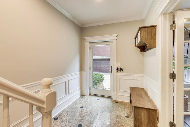 1910 W Addison Street F, Chicago, IL 60613