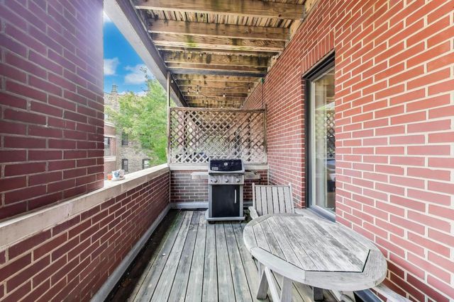 1910 W Addison Street F, Chicago, IL 60613