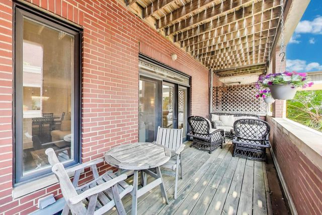 1910 W Addison Street F, Chicago, IL 60613