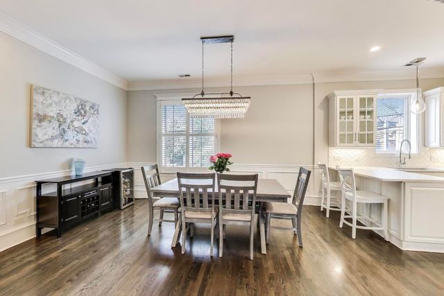 1910 W Addison Street F, Chicago, IL 60613