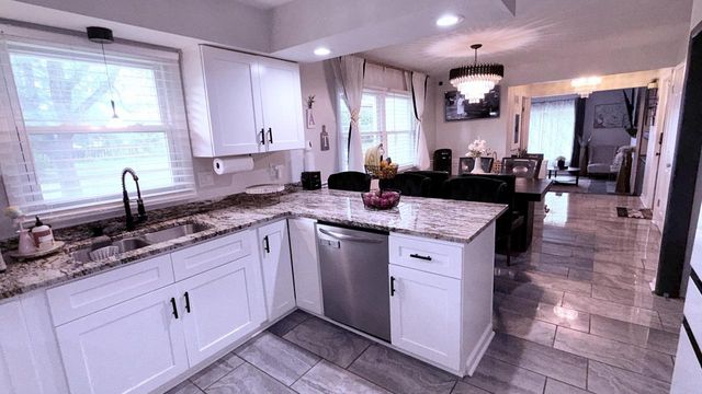 6529 N Range Line ROAD, Glendale, WI 53209
