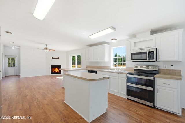 299 CAYENNE Street, Interlachen, FL 32148