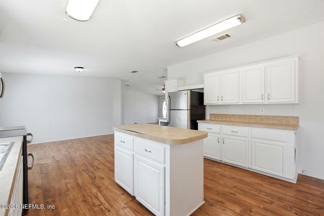 299 CAYENNE Street, Interlachen, FL 32148