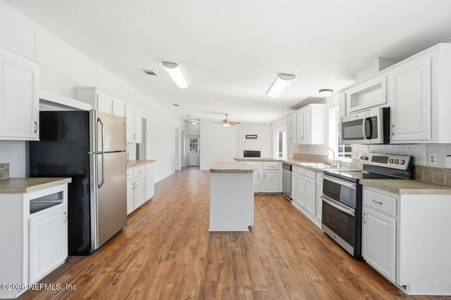 299 CAYENNE Street, Interlachen, FL 32148