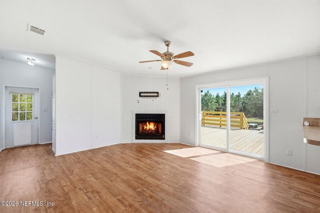 299 CAYENNE Street, Interlachen, FL 32148