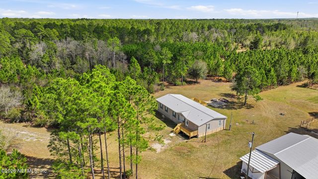 299 CAYENNE Street, Interlachen, FL 32148