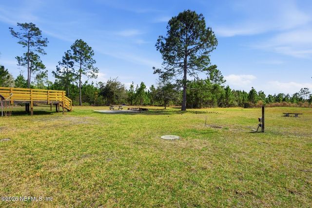 299 CAYENNE Street, Interlachen, FL 32148