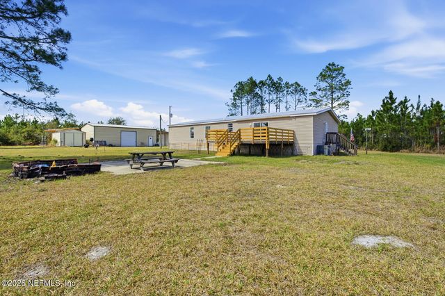 299 CAYENNE Street, Interlachen, FL 32148