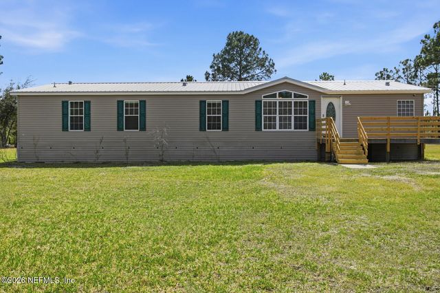 299 CAYENNE Street, Interlachen, FL 32148