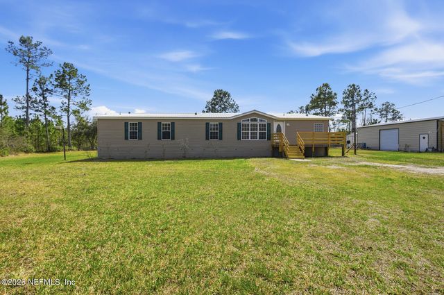 299 CAYENNE Street, Interlachen, FL 32148