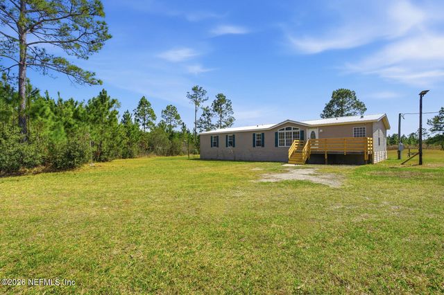 299 CAYENNE Street, Interlachen, FL 32148