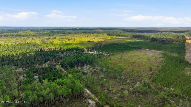 299 CAYENNE Street, Interlachen, FL 32148