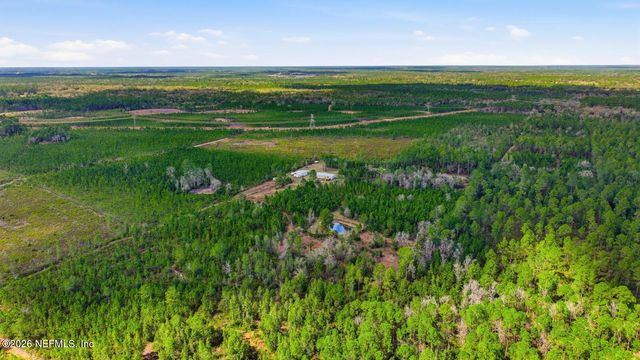 299 CAYENNE Street, Interlachen, FL 32148