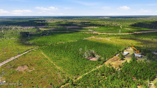 299 CAYENNE Street, Interlachen, FL 32148