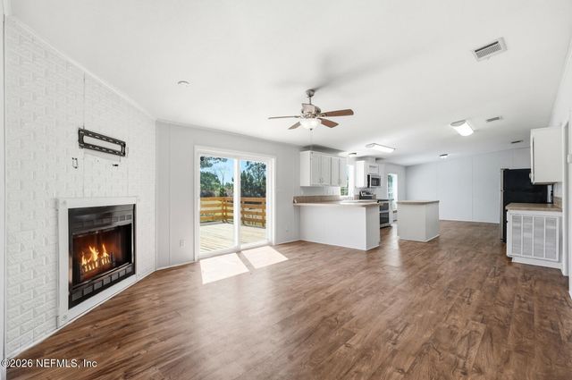 299 CAYENNE Street, Interlachen, FL 32148