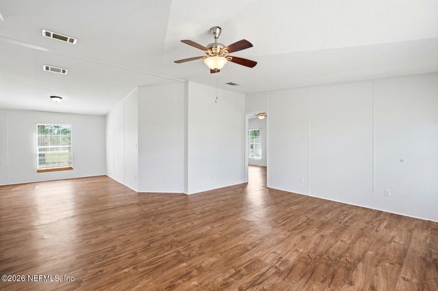 299 CAYENNE Street, Interlachen, FL 32148