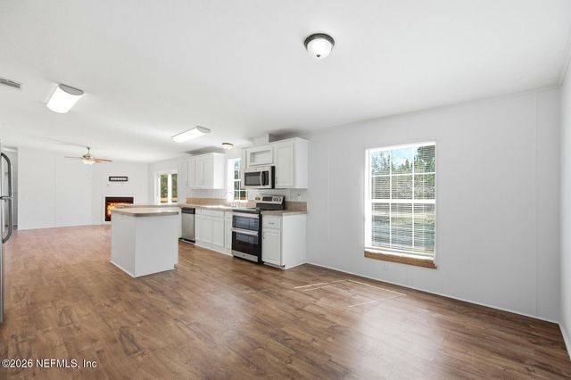 299 CAYENNE Street, Interlachen, FL 32148