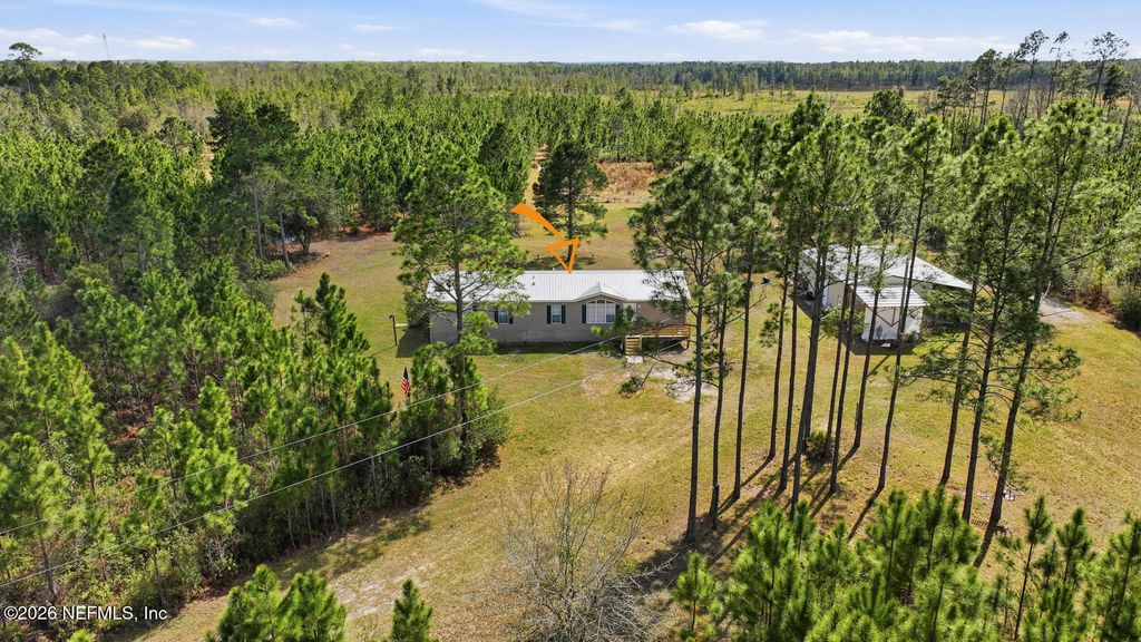 299 CAYENNE Street, Interlachen, FL 32148