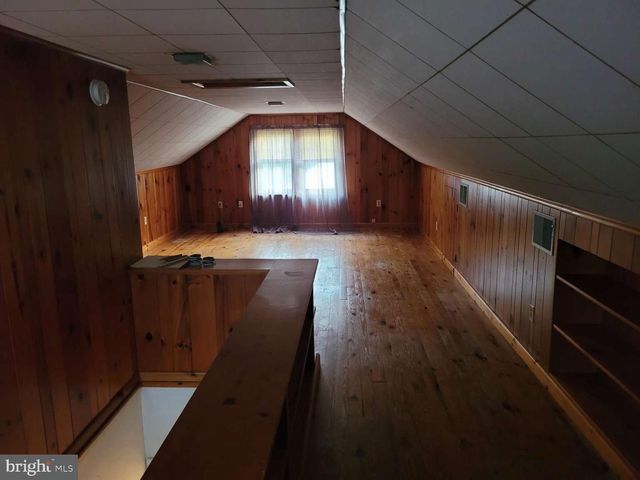 8111 CHAMBERS HILL RD, Harrisburg, PA 17111