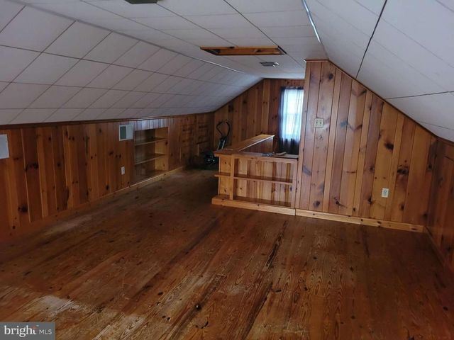 8111 CHAMBERS HILL RD, Harrisburg, PA 17111
