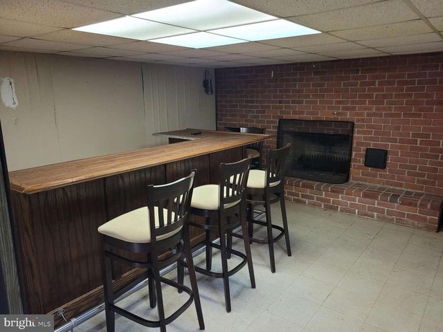 8111 CHAMBERS HILL RD, Harrisburg, PA 17111