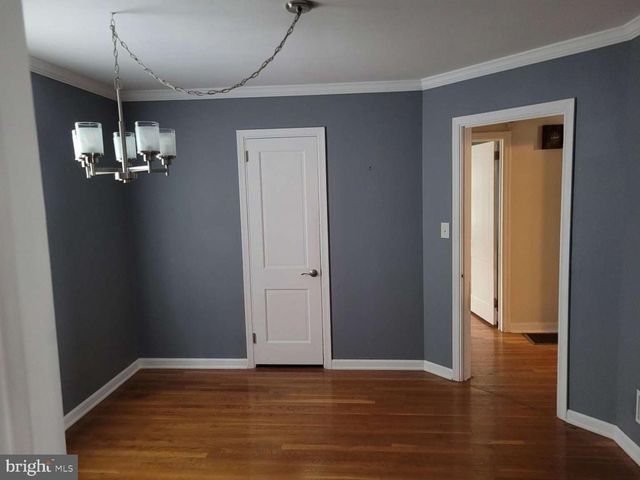 8111 CHAMBERS HILL RD, Harrisburg, PA 17111