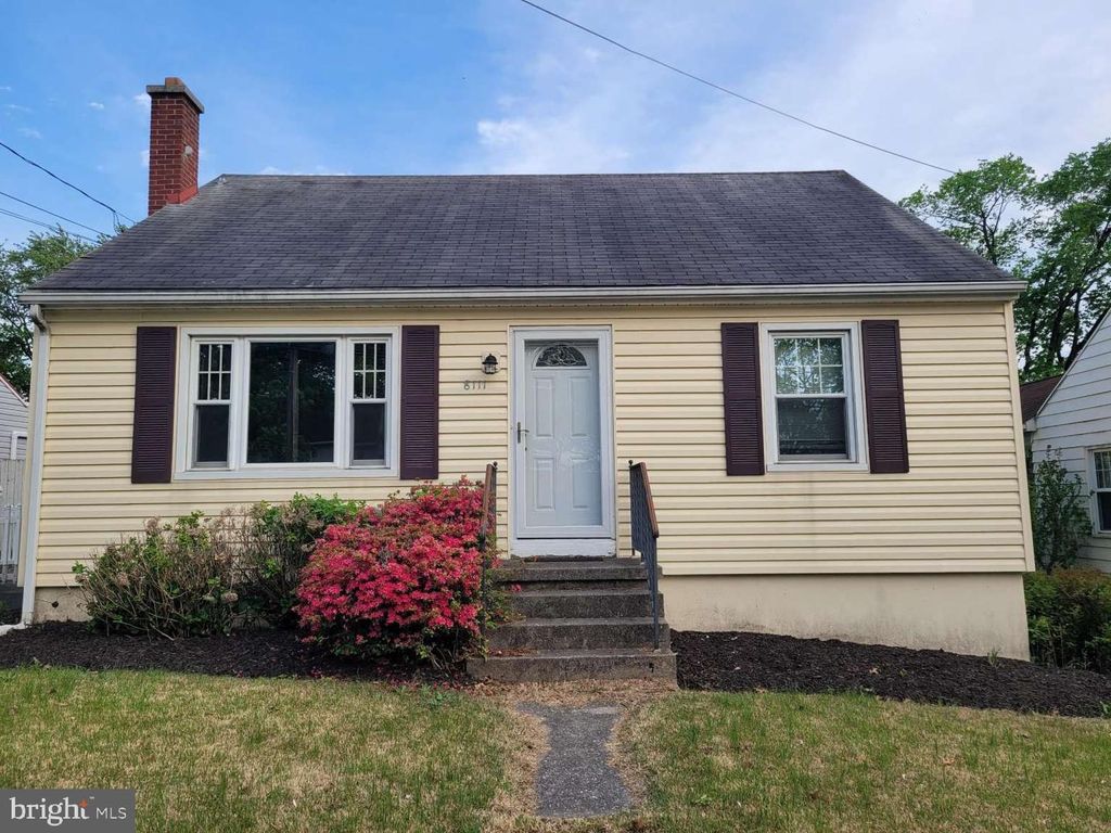 8111 CHAMBERS HILL RD, Harrisburg, PA 17111