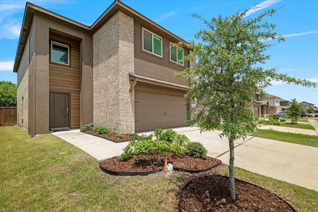 1116 Old Oaks Drive, Forney, TX 75126