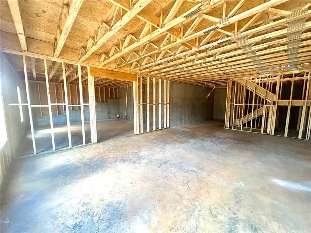 Image 10 of property listing at 5360 Heron Bay Boulevard, Locust Grove, GA 30248