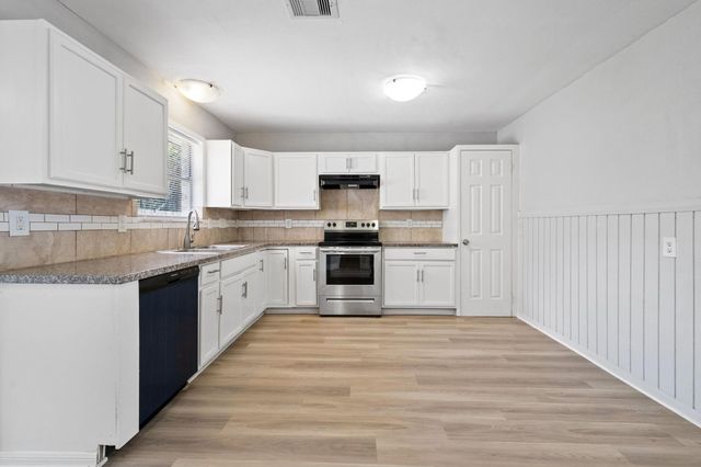 509 N Winfree Street, Dayton, TX 77535