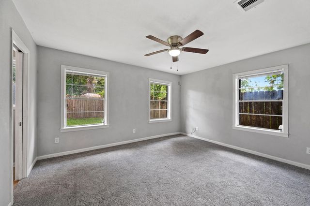 509 N Winfree Street, Dayton, TX 77535