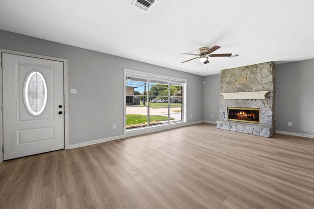 509 N Winfree Street, Dayton, TX 77535