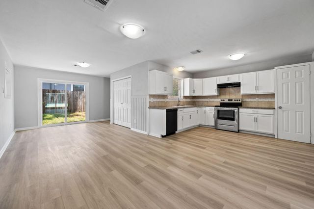 509 N Winfree Street, Dayton, TX 77535