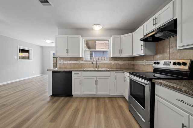 509 N Winfree Street, Dayton, TX 77535