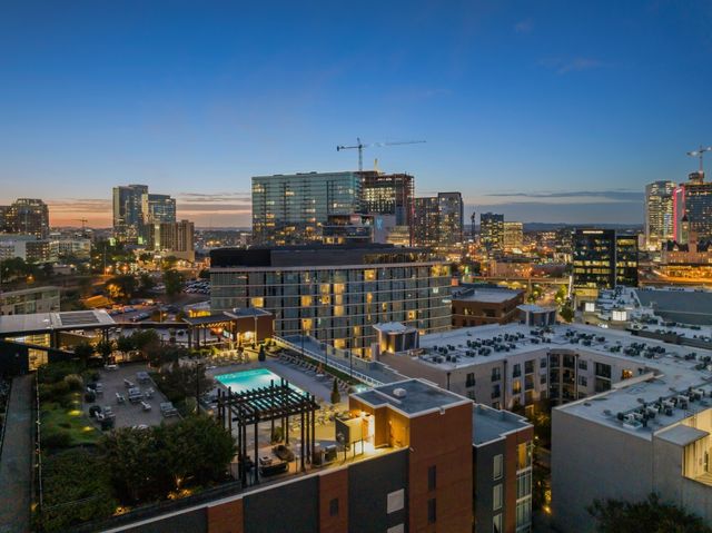 600 12th Ave S Apt 313, Nashville, TN 37203