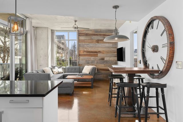 600 12th Ave S Apt 313, Nashville, TN 37203