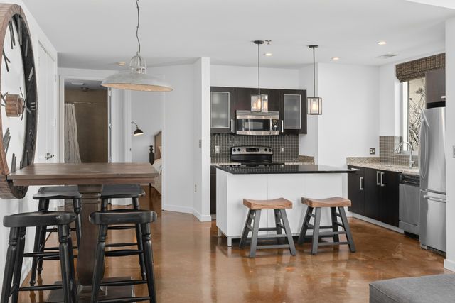 600 12th Ave S Apt 313, Nashville, TN 37203