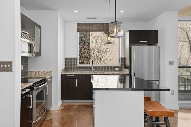 600 12th Ave S Apt 313, Nashville, TN 37203