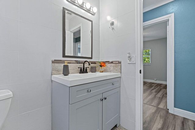 1250 SW 6th Avenue, Deerfield Beach, FL 33441