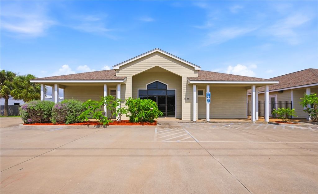 2248 Flour Bluff Dr, Corpus Christi, TX 78418 — exterior