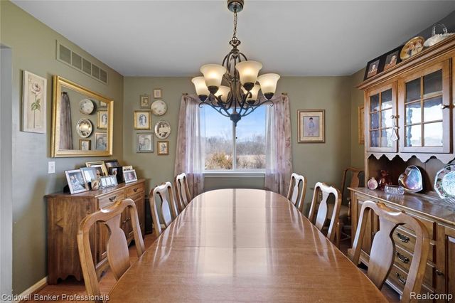 9283 Betsie Drive, Grand Blanc, MI 48439