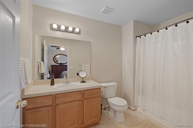 9283 Betsie Drive, Grand Blanc, MI 48439