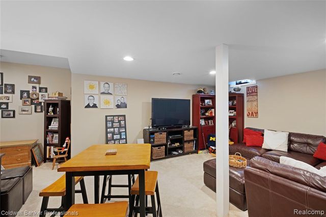 9283 Betsie Drive, Grand Blanc, MI 48439