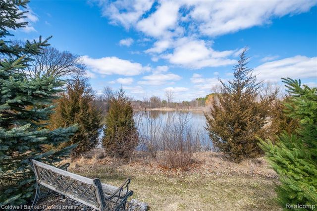 9283 Betsie Drive, Grand Blanc, MI 48439