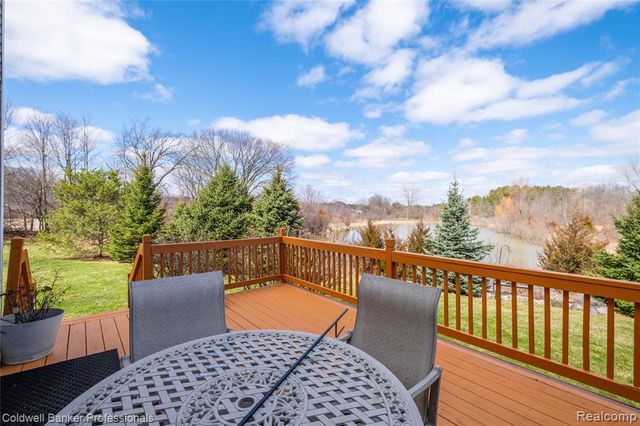 9283 Betsie Drive, Grand Blanc, MI 48439