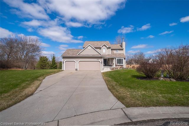 9283 Betsie Drive, Grand Blanc, MI 48439